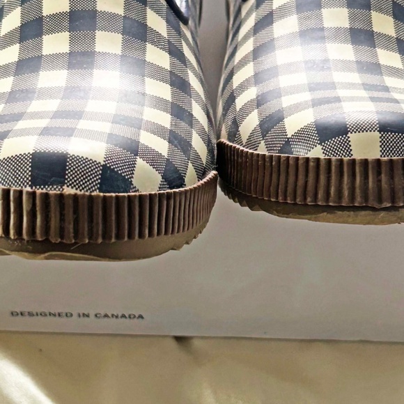 RAIN SHOES, RUBBER, LADIES SZ 8, WATERPROOF, NAVY GINGHAM, BY COUGAR, NEW NEVER - Picture 11 of 11